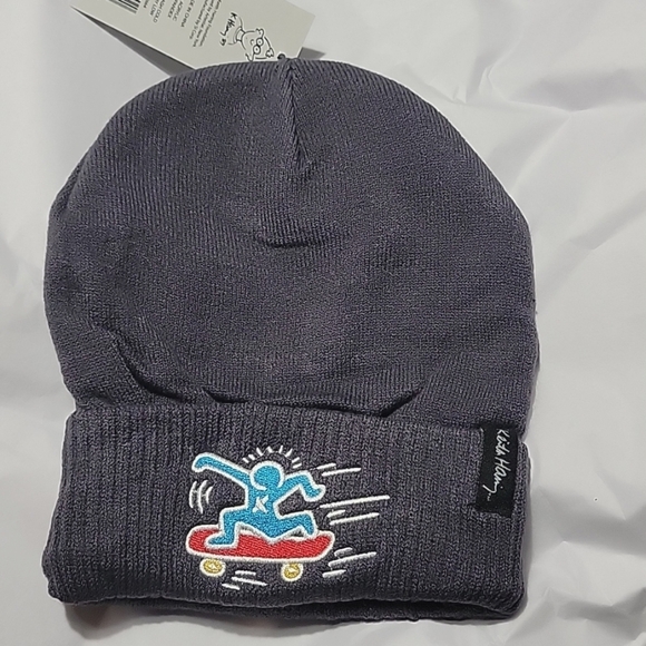 NWT Keith Haring Beenie Hat Ribbed Knit Embroidered Skateboard Skater Grey Red - Picture 1 of 3